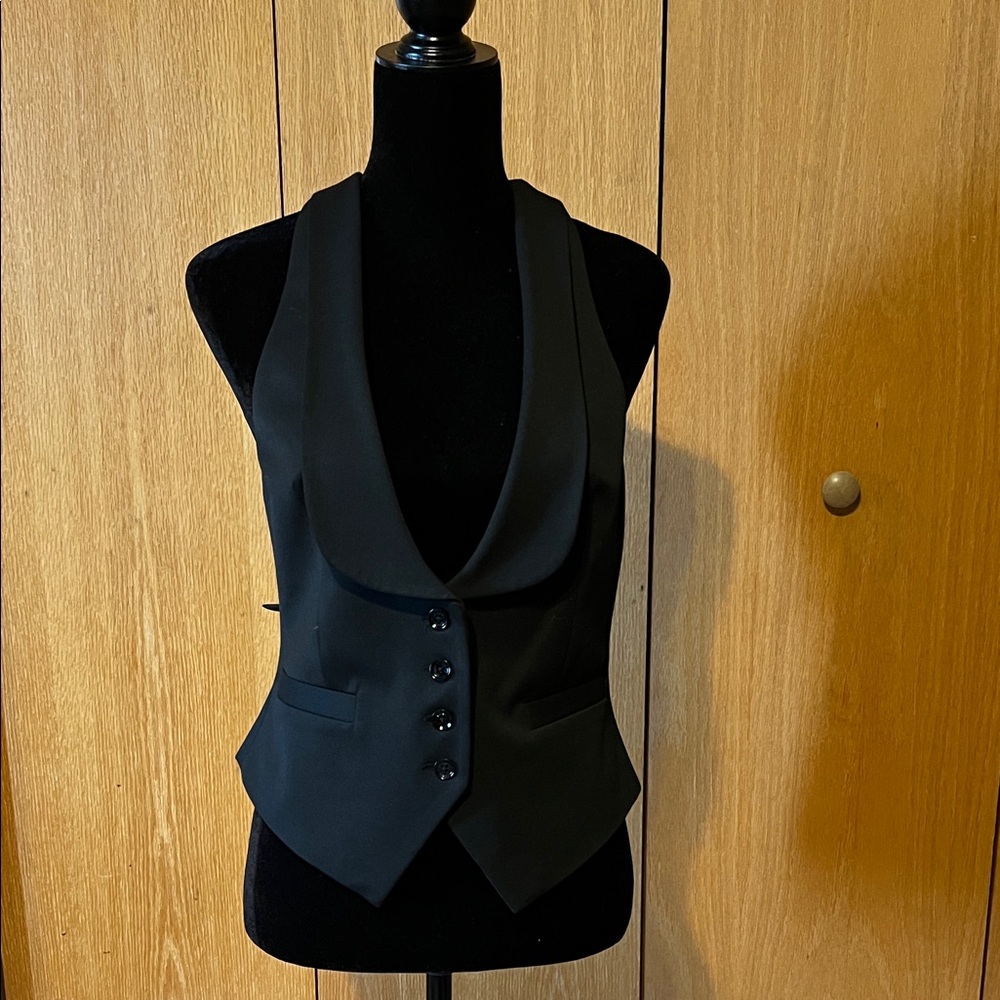 EUC Express design studio tailored vest. Sz. 8 black womens